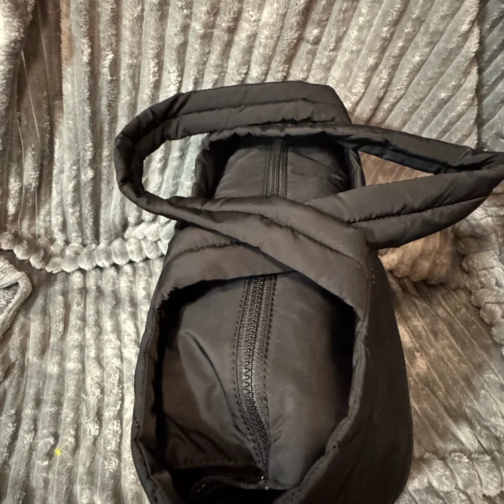 Marc Jacobs Black Quilted Tote Bag - Picture 9 of 14